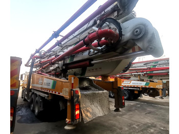 Autočerpadlo XCMG Official HB62V Second Hand Concrete Pump Truck 62m Truck-mounted Concrete Pump Price: obrázek 5