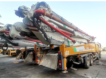 Autočerpadlo XCMG Official HB62V Second Hand Concrete Pump Truck 62m Truck-mounted Concrete Pump Price: obrázek 4