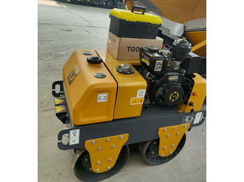 Mini válec XCMG XMR050 small double mini vibration drum vibratory road roller price: obrázek 5 Mini válec XCMG XMR050 small double mini vibration drum vibratory road roller price: obrázek 5