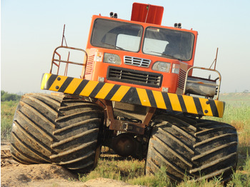 Pozemní vybavení letišť Amphibious truck Swamp truck  Used for: swamps, beaches, rivers, wetland material transportation, rescue and oil exploration: obrázek 2