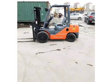 Vysokozdvižný vozík TOYOTA