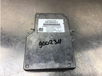 Kabina a interiér JOHN DEERE