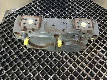 Motor a díly LIEBHERR