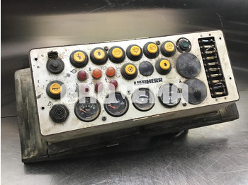 Palubní deska LIEBHERR