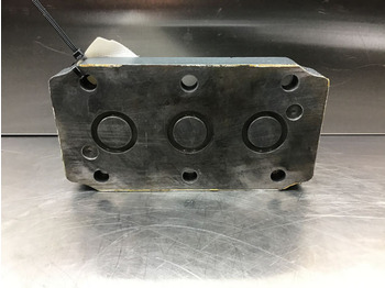 Motor a díly LIEBHERR