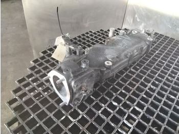 Trubka sání vzduchu LIEBHERR