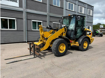 Kolový nakladač CATERPILLAR 906M