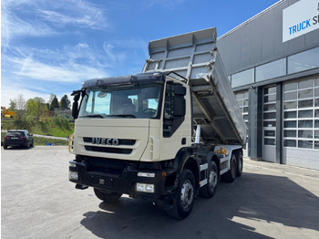 Sklápěč IVECO Trakker