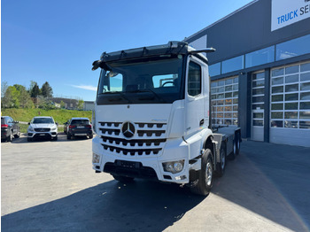Hákový nosič kontejnerů MERCEDES-BENZ Arocs 3251