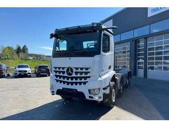 Hákový nosič kontejnerů MERCEDES-BENZ Arocs 3251