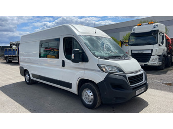 Dodávka s dvojitou kabinou PEUGEOT Boxer