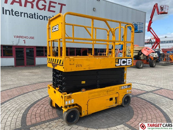 Nůžková plošina JCB S3246E