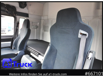 Interior photo 1: Nákladní auto, Auto s hydraulickou rukou MAN TGX 26.480, Holz Kesla 2109, 6x4,