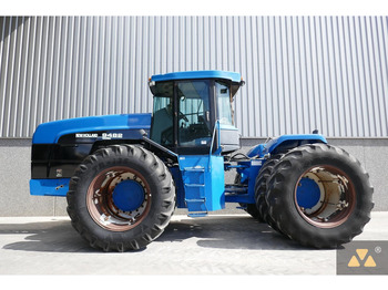 Traktor NEW HOLLAND