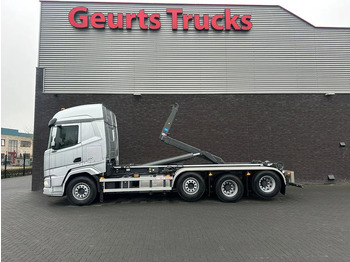 Hákový nosič kontejnerů DAF XF 530