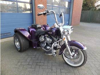 Motocykl Harley-Davidson Santiago. FLSTC 'SANTIAGO CHOPPER' TRIKE: obrázek 1
