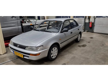 Sedan TOYOTA