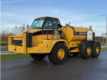 Cisternové vozidlo Caterpillar 725 Fuel truck: obrázek 2