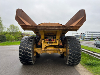 Kloubový sklápěč Caterpillar 740B: obrázek 4