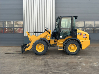 Kolový nakladač CATERPILLAR 908