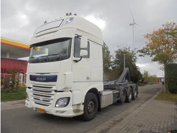 Hákový nosič kontejnerů DAF XF 106 510