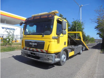 Přepravník automobilů MAN TGL 8.220