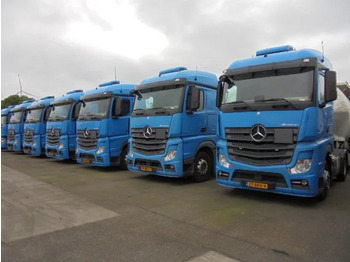 Tahač MERCEDES-BENZ Actros 1842