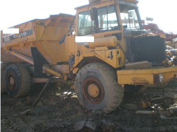 Kloubový sklápěč VOLVO A25C