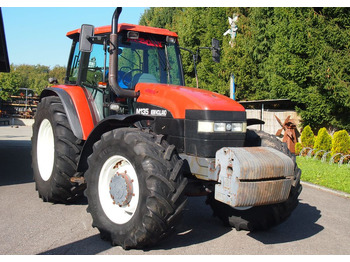 Traktor NEW HOLLAND