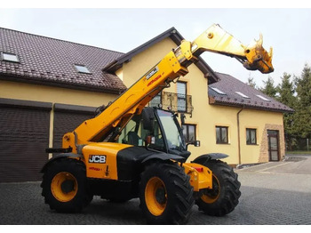 Teleskopický manipulátor JCB