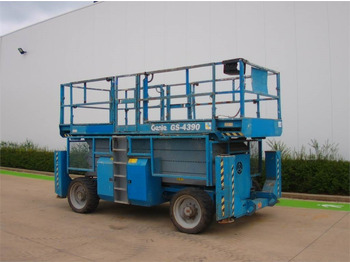 Nůžková plošina Genie GS4390RT: obrázek 3