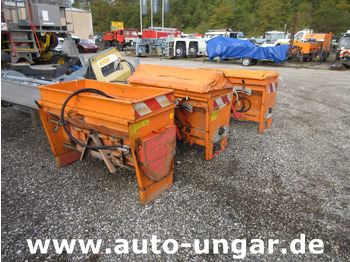 Komunální traktor