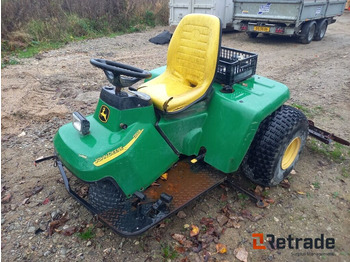 Zahradní technika JOHN DEERE