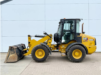 Kolový nakladač CATERPILLAR 908M