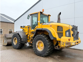 Kolový nakladač Volvo L120G - 3rd Function / Quick Coupler / Auto Lube: obrázek 3