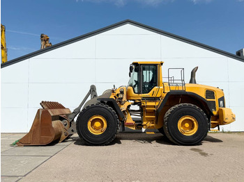Kolový nakladač VOLVO L220G