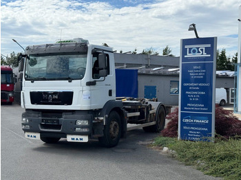 Hákový nosič kontejnerů MAN TGM 18.290