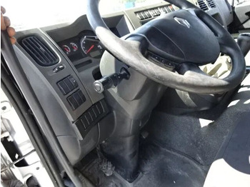 Skříňový nákladní auto Renault Midlum 270 dxi - manual gearbox / steel suspension lames: obrázek 4 Skříňový nákladní auto Renault Midlum 270 dxi - manual gearbox / steel suspension lames: obrázek 4