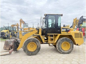 Kolový nakladač CATERPILLAR 914