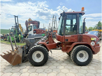 Kolový nakladač Volvo L30B Pro: obrázek 3