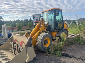 Kolový nakladač JCB 406