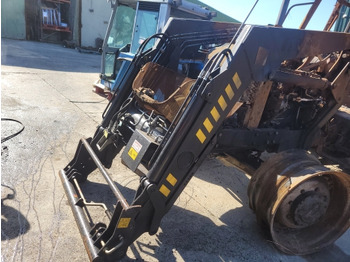 Čelní nakladač pro traktor NEW HOLLAND