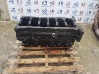 Motor a díly CASE
