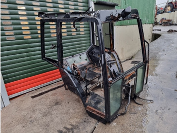 Kabina Ford New Holland 7740, 8240, 8340, 40 Series, Cab Frame 82005321: obrázek 2