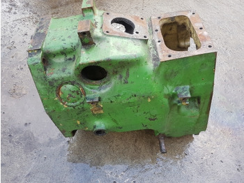 Převodovka John Deere 3130, 3030 Transmission Housing T25890, At26778: obrázek 2