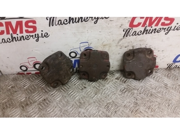 Ovládání volantem pro Traktor Massey Ferguson 6150, 6160 King Pin Covers 3pc 3426457m1, 3429323m1: obrázek 2