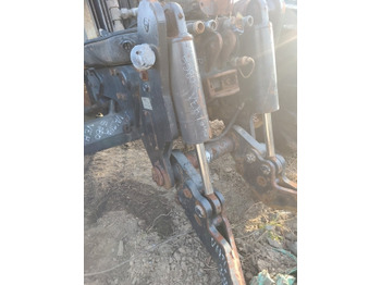 Podvěs Valtra S280 Front linkage kit 26069202, V34624200, V34622700, V34622900: obrázek 4