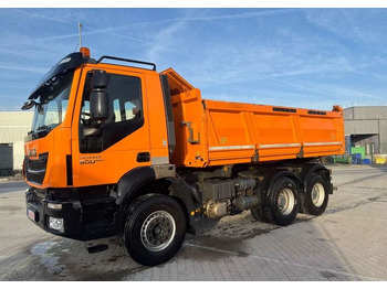 Sklápěč IVECO Trakker