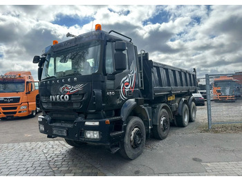 Sklápěč IVECO Trakker