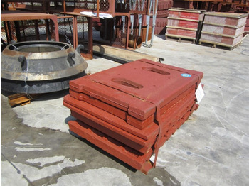 Nový Náhradní díly pro Čelisťový drtič Movable and Fixed Jaw Plates for PE2436 Jaw Crusher: obrázek 2 Nový Náhradní díly pro Čelisťový drtič Movable and Fixed Jaw Plates for PE2436 Jaw Crusher: obrázek 2